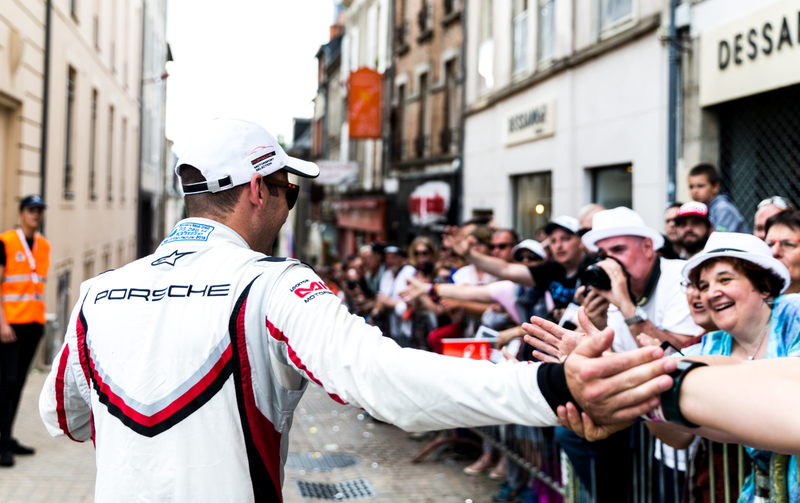 Illustration for article titled The Le Mans Driver Parade Is Absolutely Bonkers